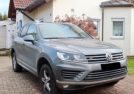 VW Touareg Volkswagen 3.0 V6 Exclusive R-Line Stand+Lenkh Pano