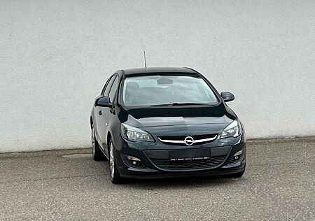 Opel Astra J Lim. Style/LEDER/TEMP./SHZ/LED/LED/LHZ/