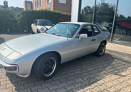 Porsche 924