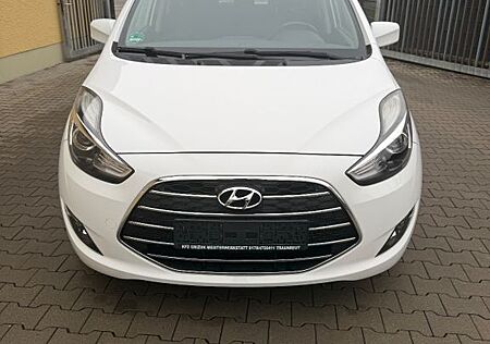 Hyundai ix20 1.6 blue YES! 1. Hand; KLİMA, SHZG,BTH,ALU