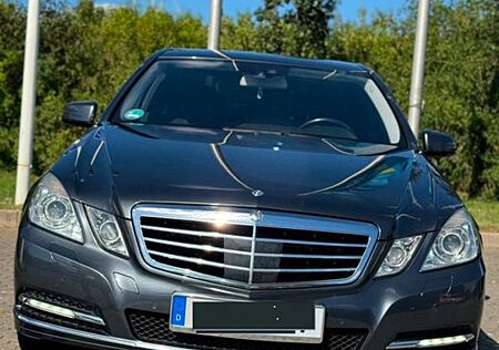 Mercedes-Benz E 300 CDI BlueEFFICIENCY -