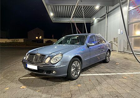 Mercedes-Benz E 200 **1. Hand** KOMPRESSOR ELEGANCE