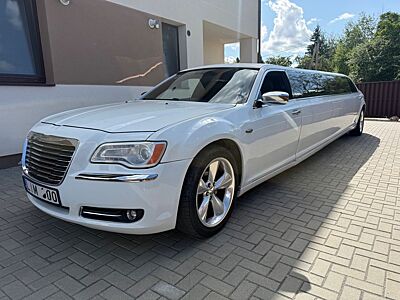 Chrysler 300C limousine
