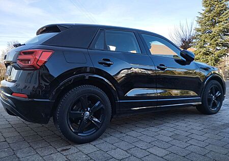 Audi Q2 sehr gute Ausstattung - wenig km