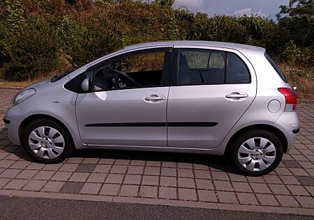 Toyota Yaris 1,0-l-VVT-i -