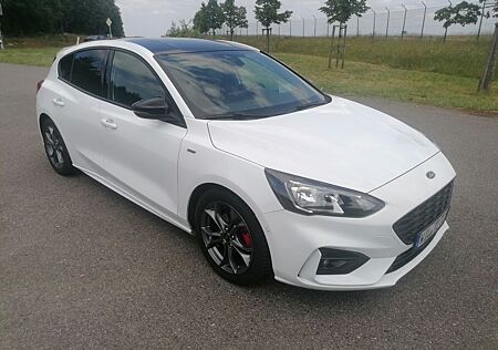 Ford Focus 1.5 TDCi ST-Line Kamera Head-Up