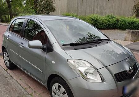 Toyota Yaris 1,0-l-VVT-i - Klimaanlage