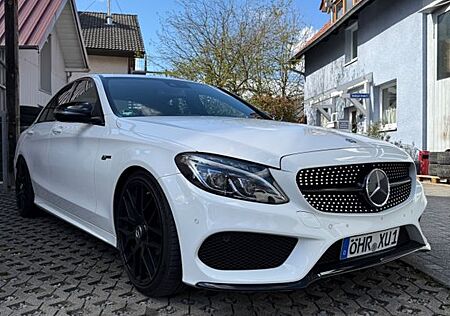 Mercedes-Benz C 400 4MATIC AMG Line Autom. AMG Line