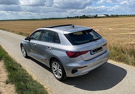 Audi A3 40 TFSI e advanced Sportback silber