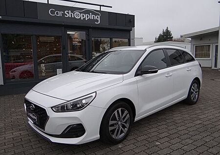 Hyundai i30 cw Passion/PDC Sitzheizung/Klima/Alu/ 8 Fach