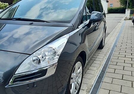 Peugeot 5008 1.6 Automatik. AHK. Tempomat