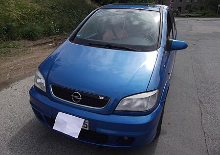 Opel Zafira 2.0 Turbo OPC