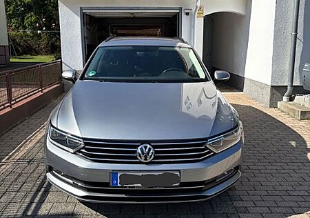 VW Passat Variant Volkswagen 2.0 TDI SCR Comfortline Varia...