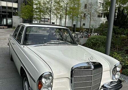 Mercedes-Benz 280 280S W108