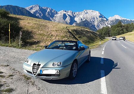 Alfa Romeo Spider Cabrio 2.0 JTS Pini Farina