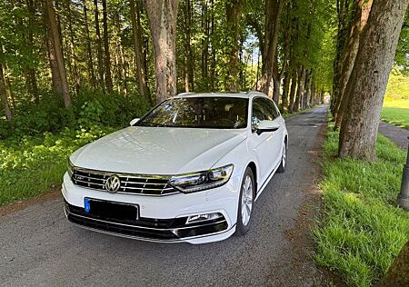 VW Passat Variant Volkswagen 2.0 TDI SCR 140kW DSG Highlin...