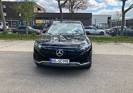 Mercedes-Benz EQA 250 KAMERA+MBUX+CARPLAY+