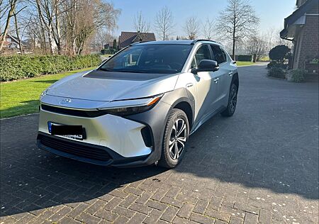 Toyota bZ4X Comfort-Paket, AHK, Allwetter, Garantie