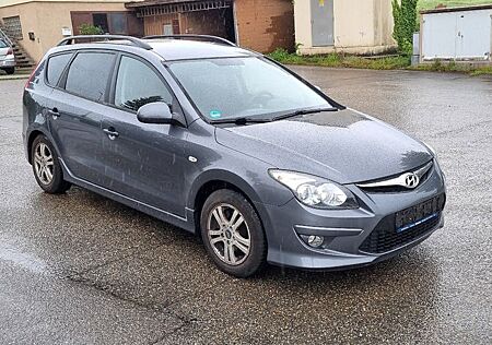Hyundai i30 cw Klimaautomatik AHK ALU+WR