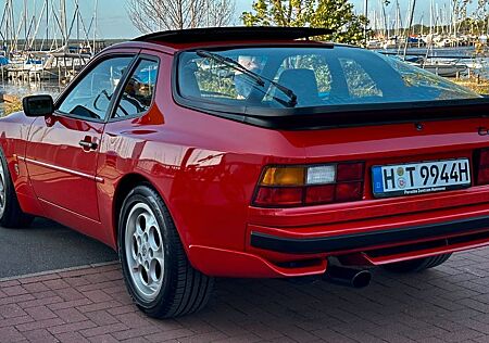 Porsche 944 Turbo Targa, Oldtimer im Sammlerzustand