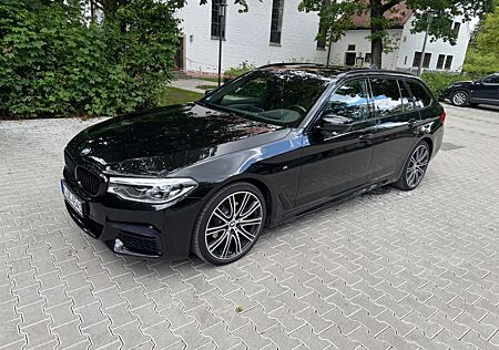 BMW 520 520iTouring-M Sportpaket-Vollleder-Panorama-20''