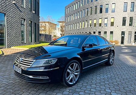 VW Phaeton Volkswagen 4.2 V8 4MOTION Tiptronic 4-Sitzer -