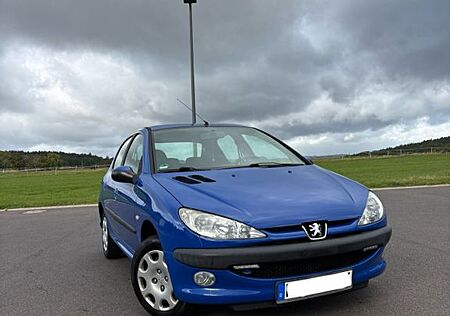 Peugeot 206 WENIG KM TÜV NEU