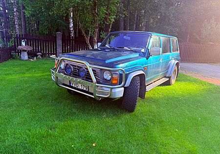 Nissan Patrol 2.8 GR TD + snow knife electrohydrau
