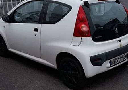Peugeot 107 Petit Filou 70 Petit Filou