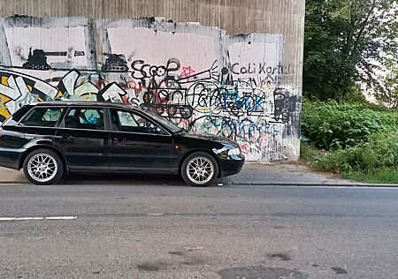 Audi A4 b5 2.4 v6 tiptronic Avant -