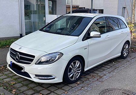 Mercedes-Benz B 200 CDI BlueEFFICIENCY, Diesel, 2011