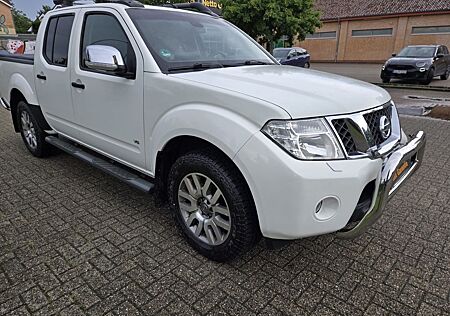 Nissan Navara V6 Autom Navi Leder 1 Hand LKW Zulassung