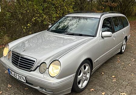 Mercedes-Benz E 220 CDI T AVANTGARDE