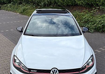 VW Golf Volkswagen 2.0 TSI DSG GTI/ Keyless/ Pano/ 19Zoll