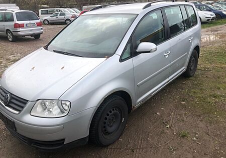 VW Touran Volkswagen Trendline 7 sitze