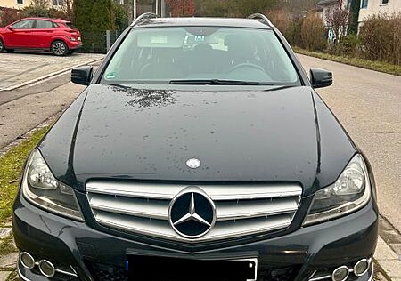 Mercedes-Benz C 250 CDI 4MATIC T Autom/AHK/8 Fach bereift
