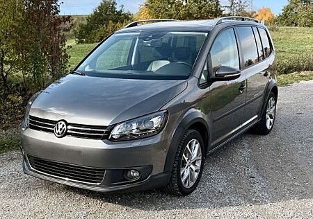 VW Touran Volkswagen 2.0 TDI 130kW DSG Cross HU/AU Neu