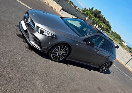 Mercedes-Benz A 35 AMG Mercedes-AMG A 35 4MATIC DCT Merced...