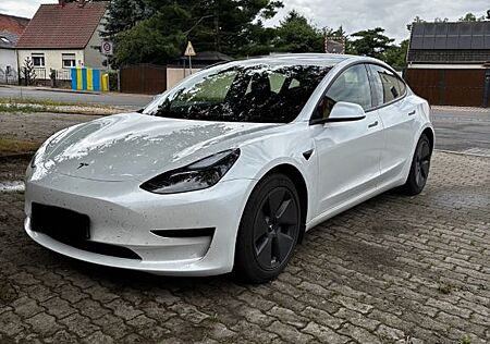 Tesla Model 3 Standard-Reichweite Plus - Hinterrad...