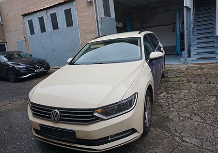 VW Passat Variant Volkswagen 2.0 TDI DSG Comfortline Variant