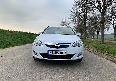 Opel Astra Sports Tourer 1.4 T 140 PS