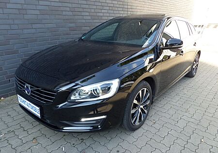 Volvo V60 Kombi Linje Svart Autom/Leder/Navi/PDC/AHK