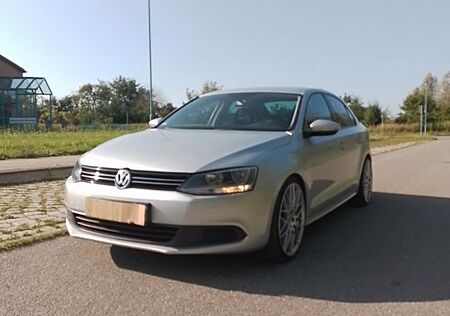 VW Jetta Volkswagen 1.4 TSI 90 kW Comfortline
