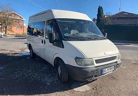 Ford Transit BJ 2003 Geräumig und vielseitig