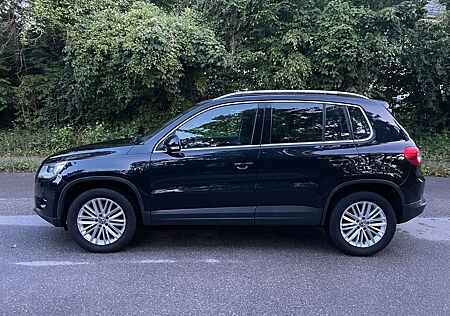 VW Tiguan Volkswagen 2.0 TDI Automatik 4MOTION Neue TÜV voll-L