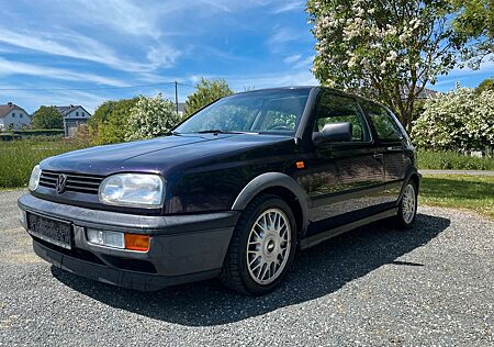 VW Golf Volkswagen III 1.8 GT Special /Alu/TÜV + Service NEU