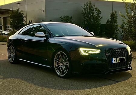 Audi RS5 4.2 FSI S tronic quattro -