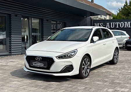 Hyundai i30 -Premium-DSG-Rü.Kam-Sitzheiz-ACC-Navi-Xenon