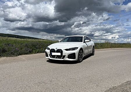 BMW i4 eDrive40 M Sport,Voll,UPE:82TEUR,Service inkl
