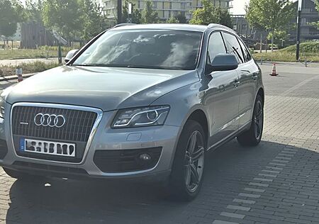 Audi Q5 2.0 TDI S tronic quattro -